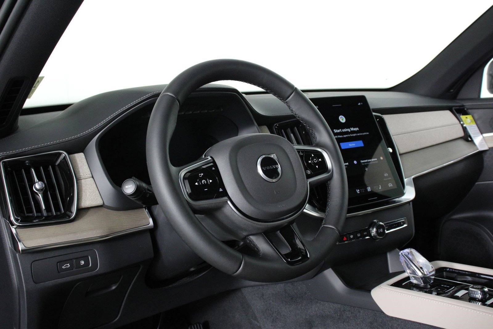New 2026 Volvo XC90 T8 Plus AWD/4WD image 8