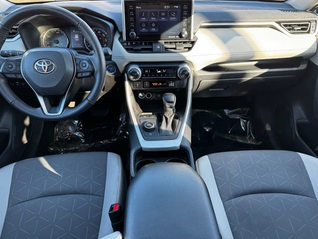 Used 2021 Toyota RAV4 XLE w/ Convenience Package image 10