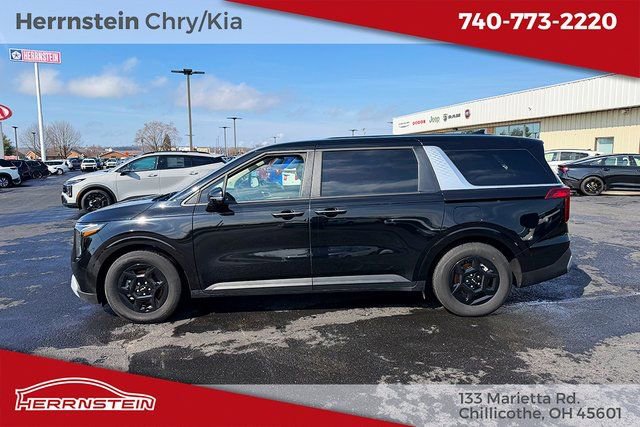 Used 2025 Kia Carnival image 4