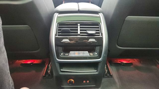 Used 2024 BMW X7 xDrive40i w/ M Sport Package image 43