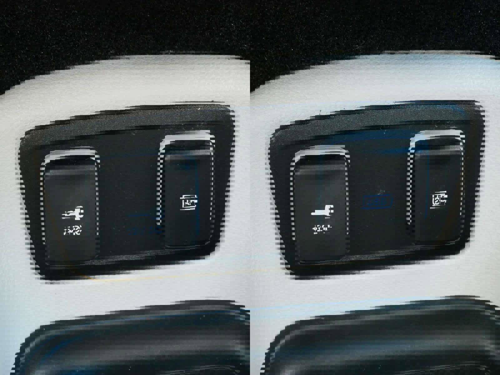 Used 2019 Chrysler Pacifica Touring-L w/ Advanced Safetytec Group image 26