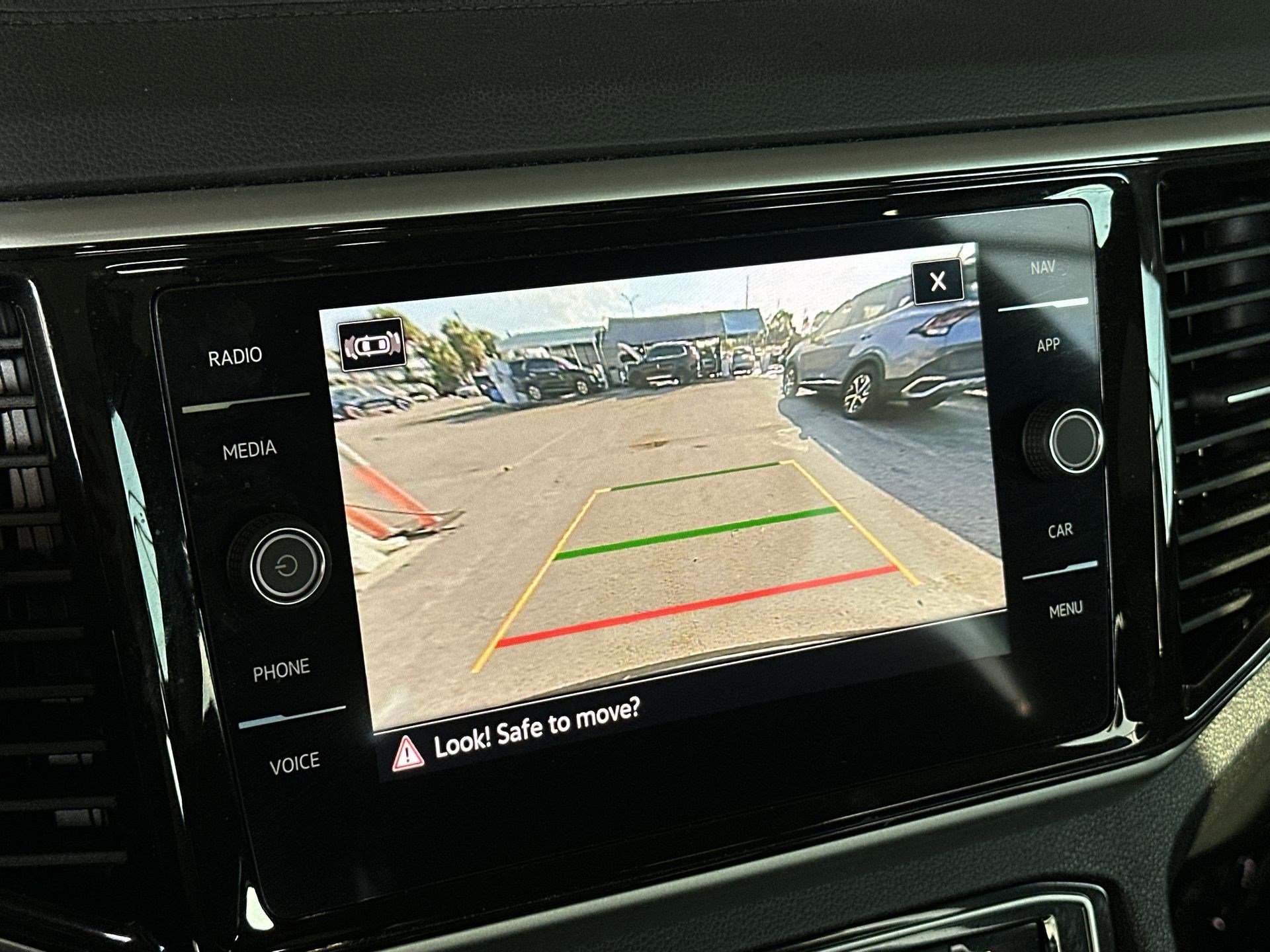 Used 2023 Volkswagen Atlas SEL Premium image 24