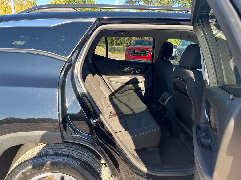 Used 2024 GMC Terrain SLE w/ Driver Convenience Package FWD image 31