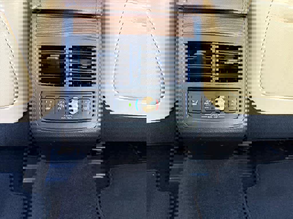 Used 2015 Toyota Avalon Limited FWD image 10