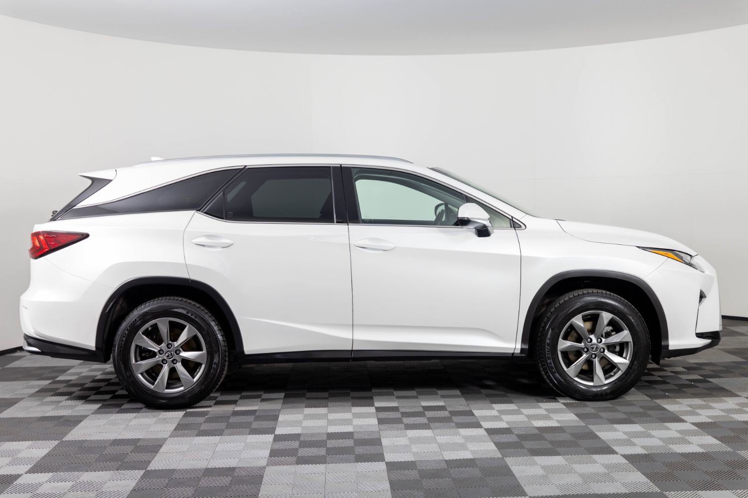 Used 2018 Lexus RX 350L Luxury image 9
