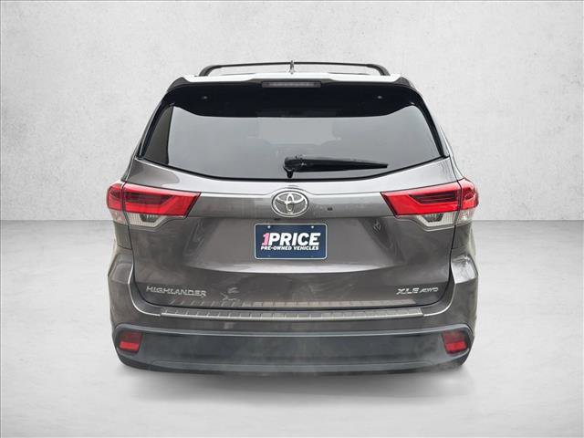 Used 2019 Toyota Highlander XLE image 6