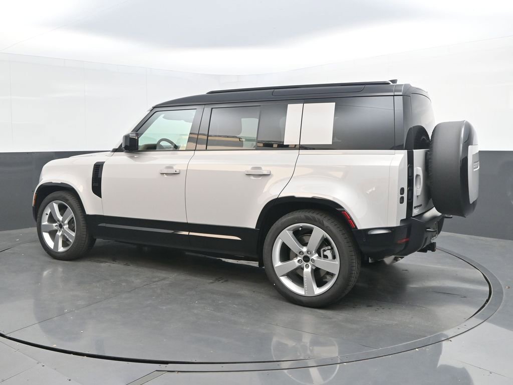 New 2026 Land Rover Defender 110 X-Dynamic SE AWD/4WD image 3