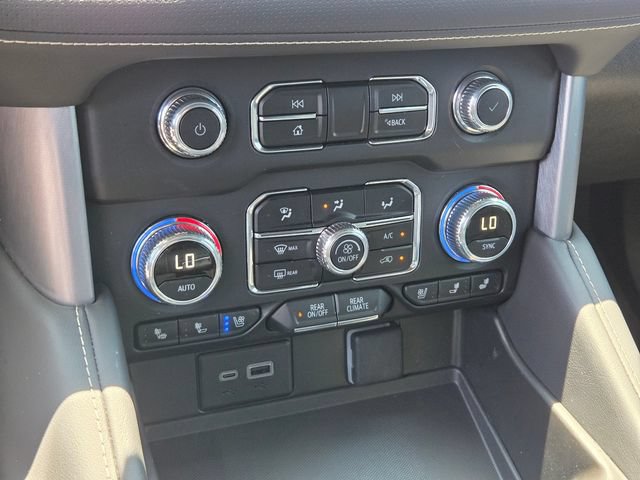Used 2024 GMC Yukon XL SLT w/ SLT Luxury Package AWD/4WD image 24