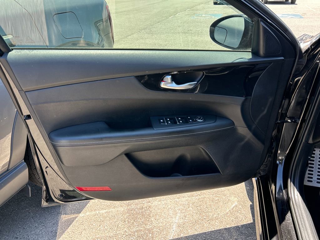 Used 2023 Kia Forte GT-Line w/ GT-Line Technology Package FWD image 12