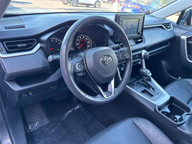 Used 2021 Toyota RAV4 XLE Premium image 16