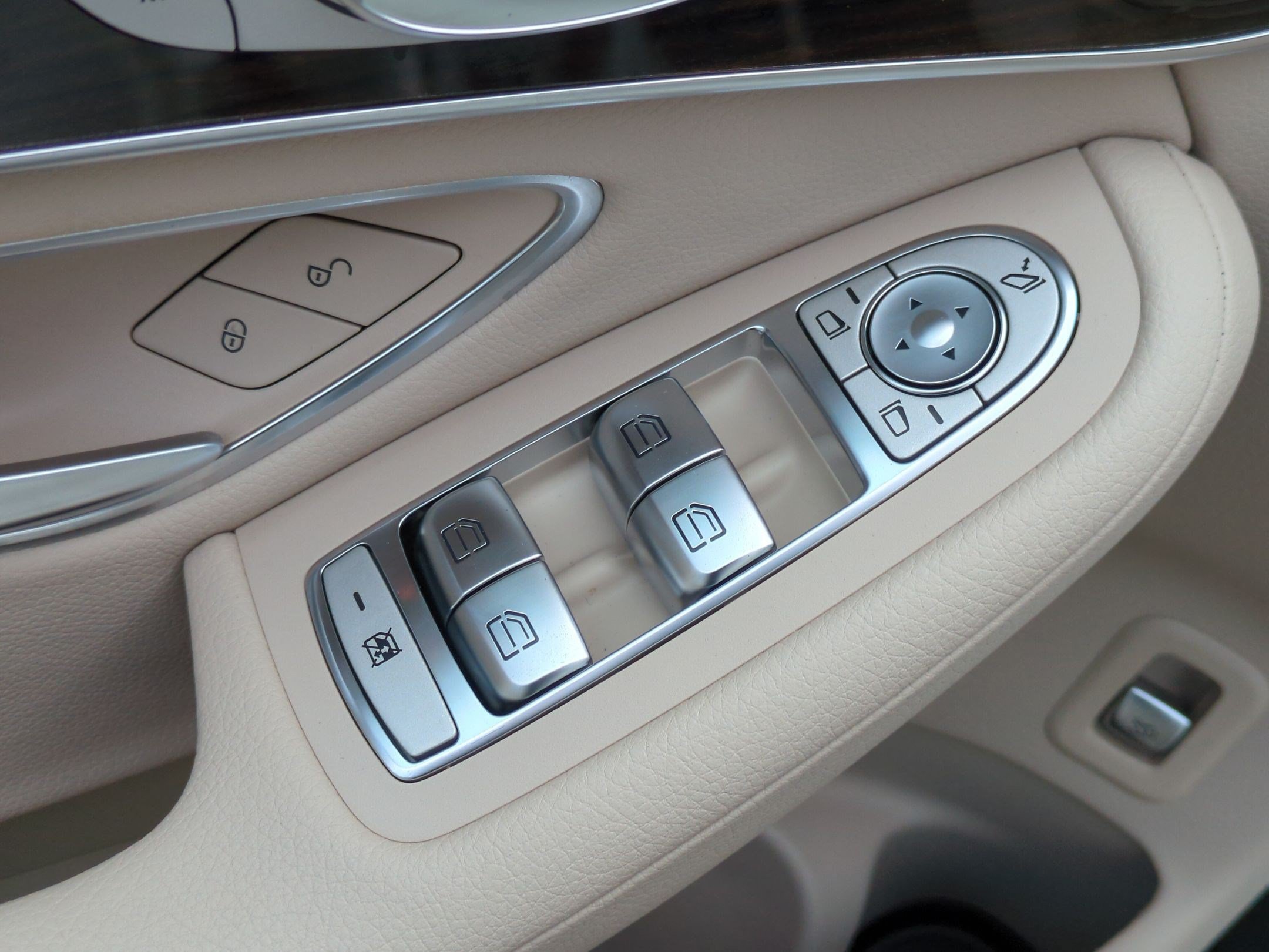 Certified 2022 Mercedes-Benz GLC 300 image 13