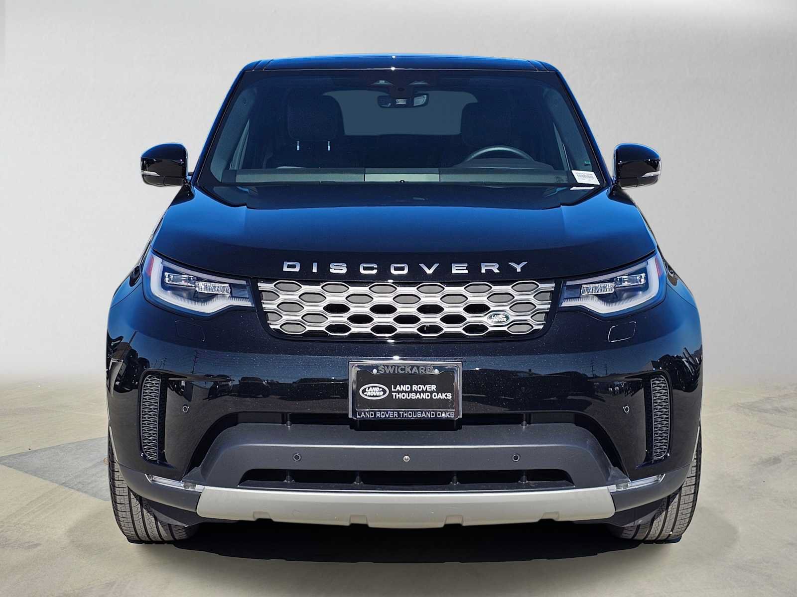Used 2025 Land Rover Discovery S AWD/4WD image 8