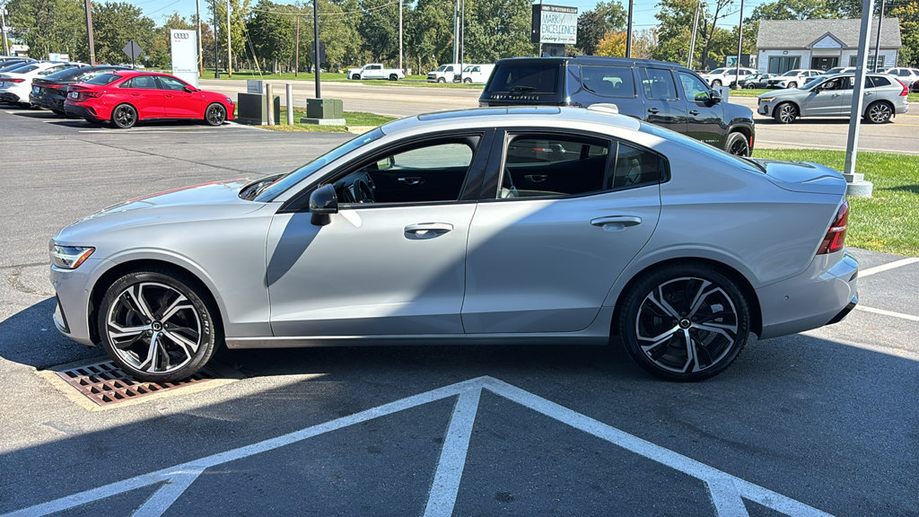 Certified 2024 Volvo S60 B5 Plus w/ Climate Package AWD/4WD image 3