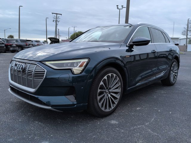 Used 2019 Audi e-tron Prestige w/ Prestige Package image 8