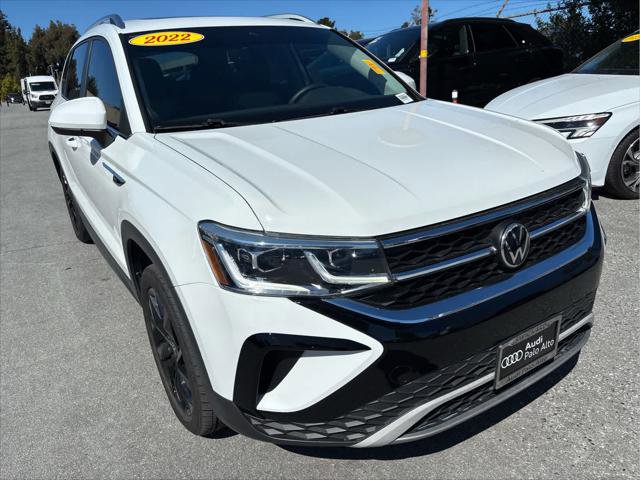 Used 2022 Volkswagen Taos SEL w/ Panoramic Sunroof Package image 2