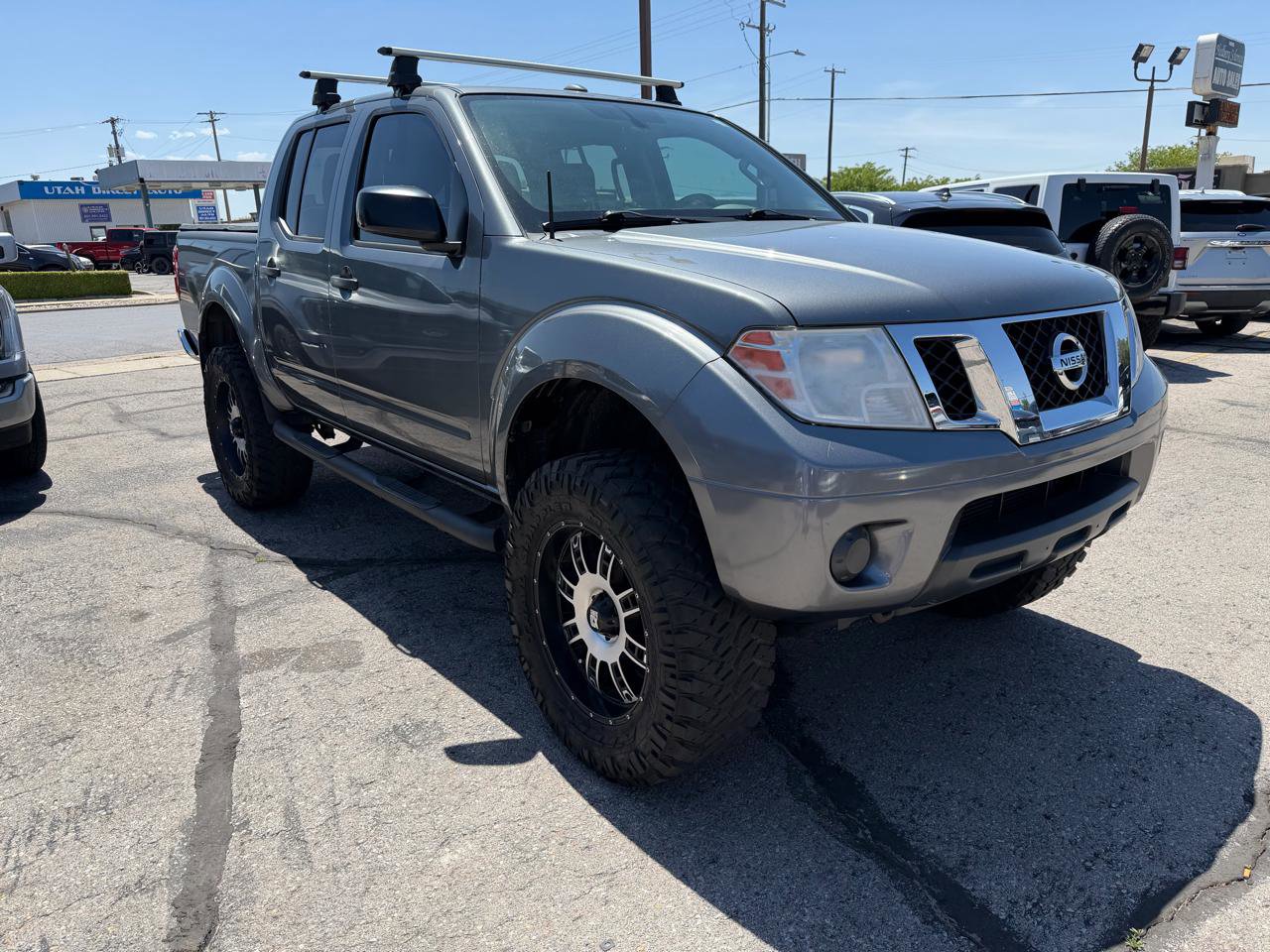 Used 2017 Nissan Frontier SV AWD/4WD image 3
