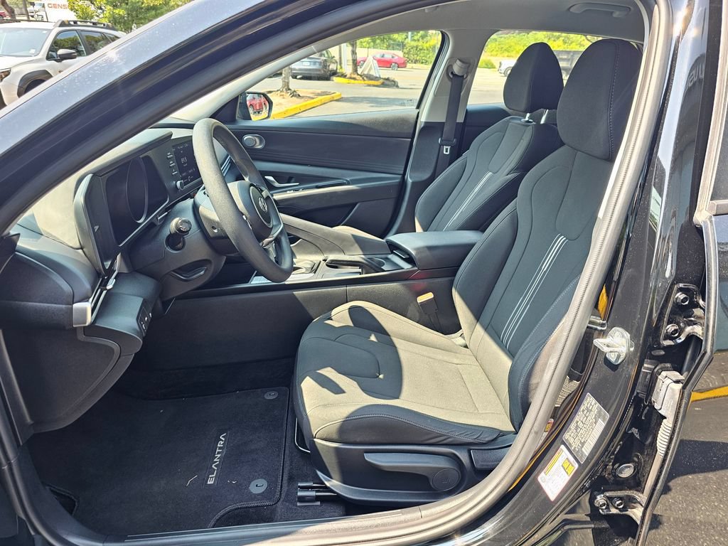 Used 2023 Hyundai Elantra SEL FWD image 20