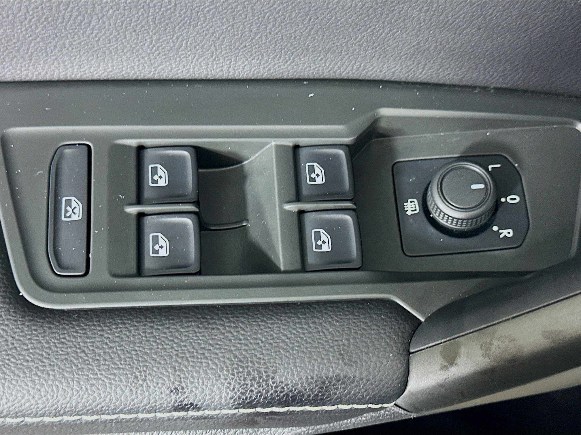 Used 2024 Volkswagen Tiguan S image 15