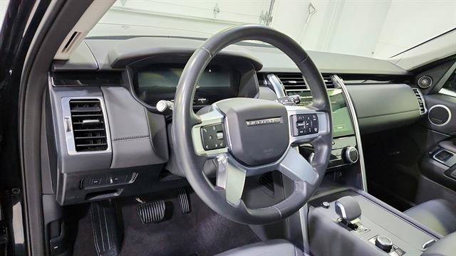 Used 2024 Land Rover Discovery S AWD/4WD image 19