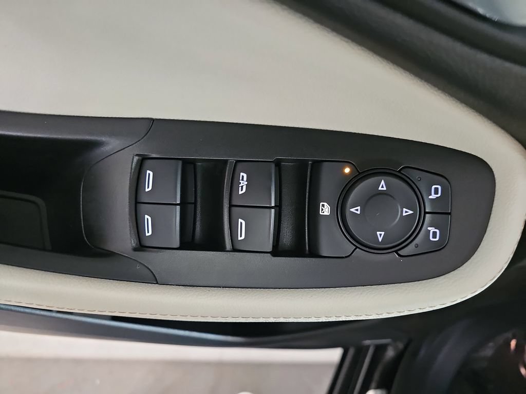Certified 2024 Buick Encore GX Avenir w/ Avenir Convenience Package FWD image 33