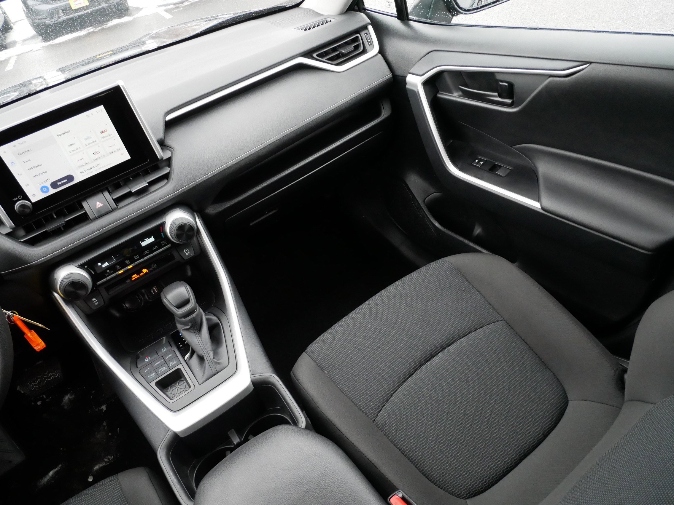 Used 2025 Toyota RAV4 LE image 11