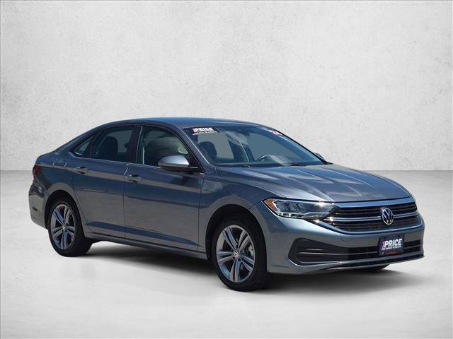 Used 2024 Volkswagen Jetta SE FWD image 3