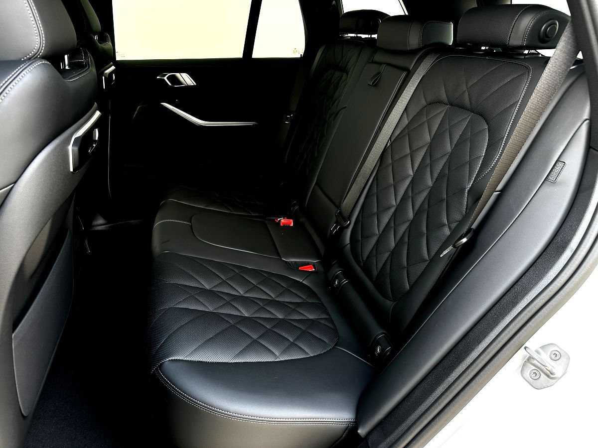 New 2026 BMW X5 xDrive40i AWD/4WD image 17