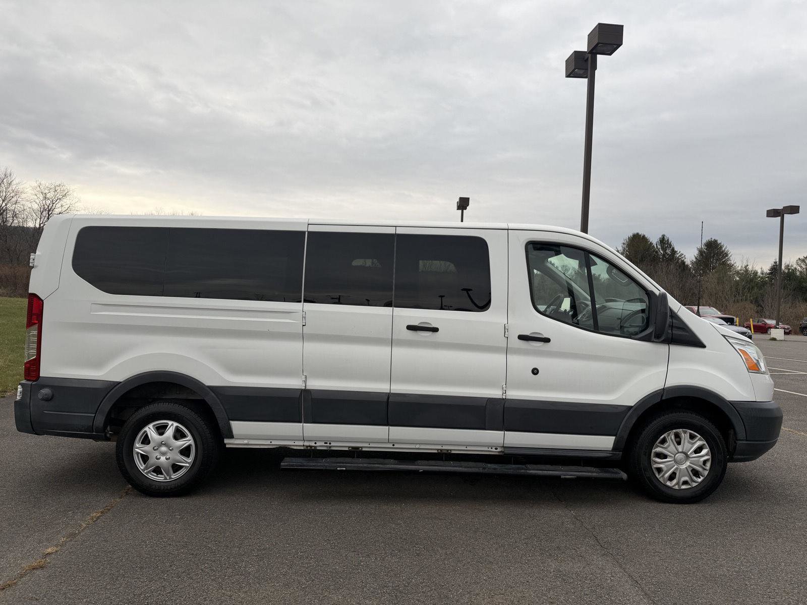 Used 2015 Ford Transit 350 XLT image 9