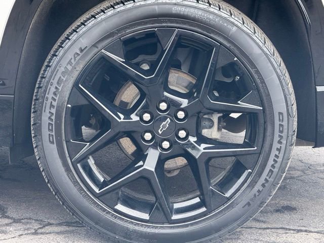 Used 2025 Chevrolet Traverse RS image 13