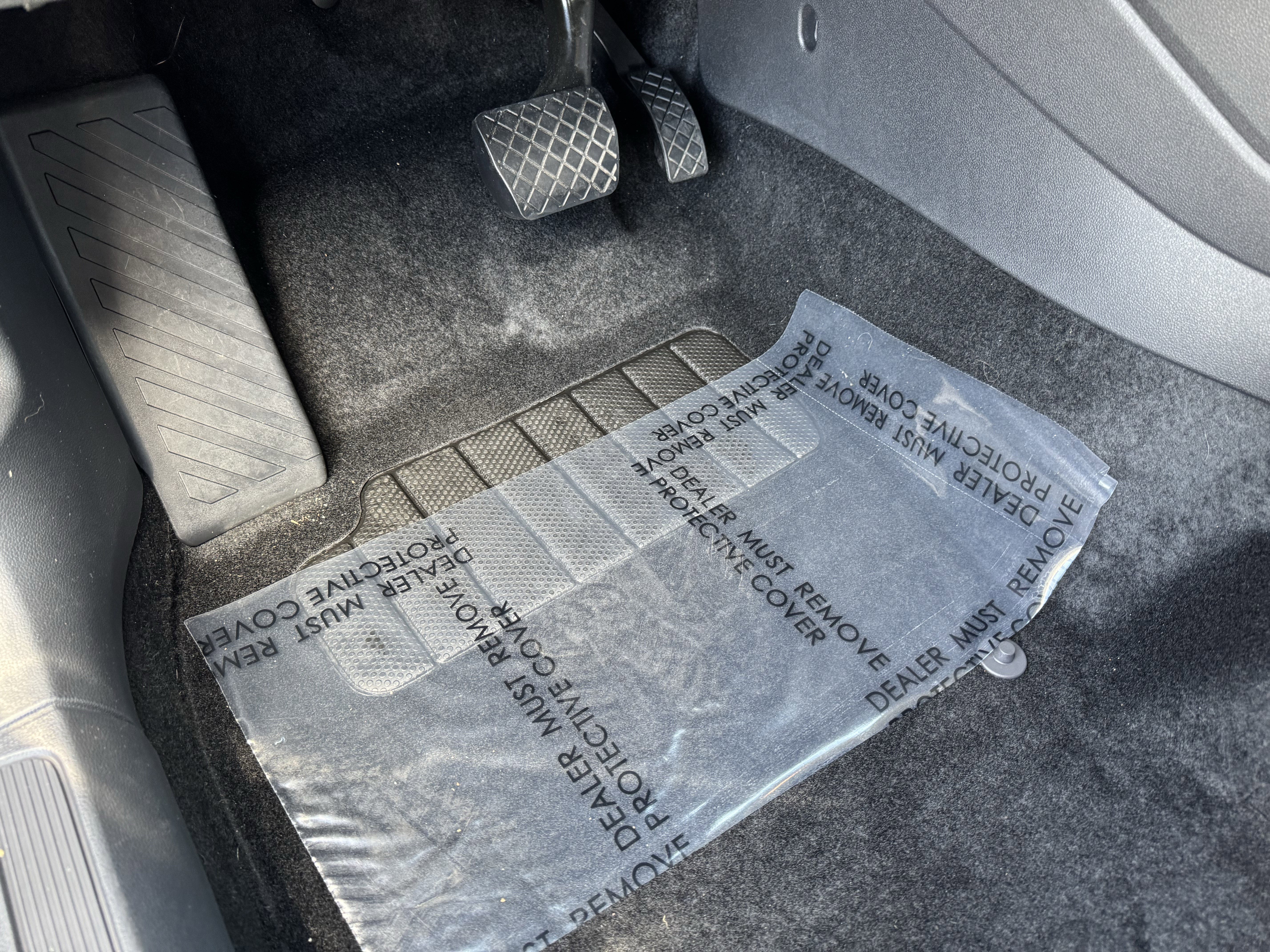 Used 2025 Volkswagen Taos SE image 19