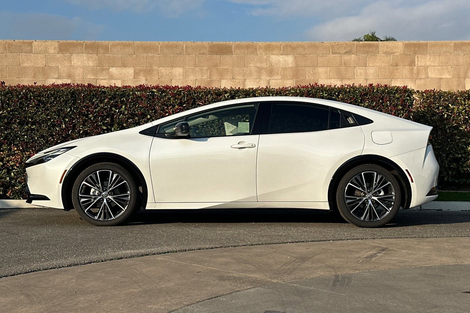 Used 2026 Toyota Prius XLE image 7