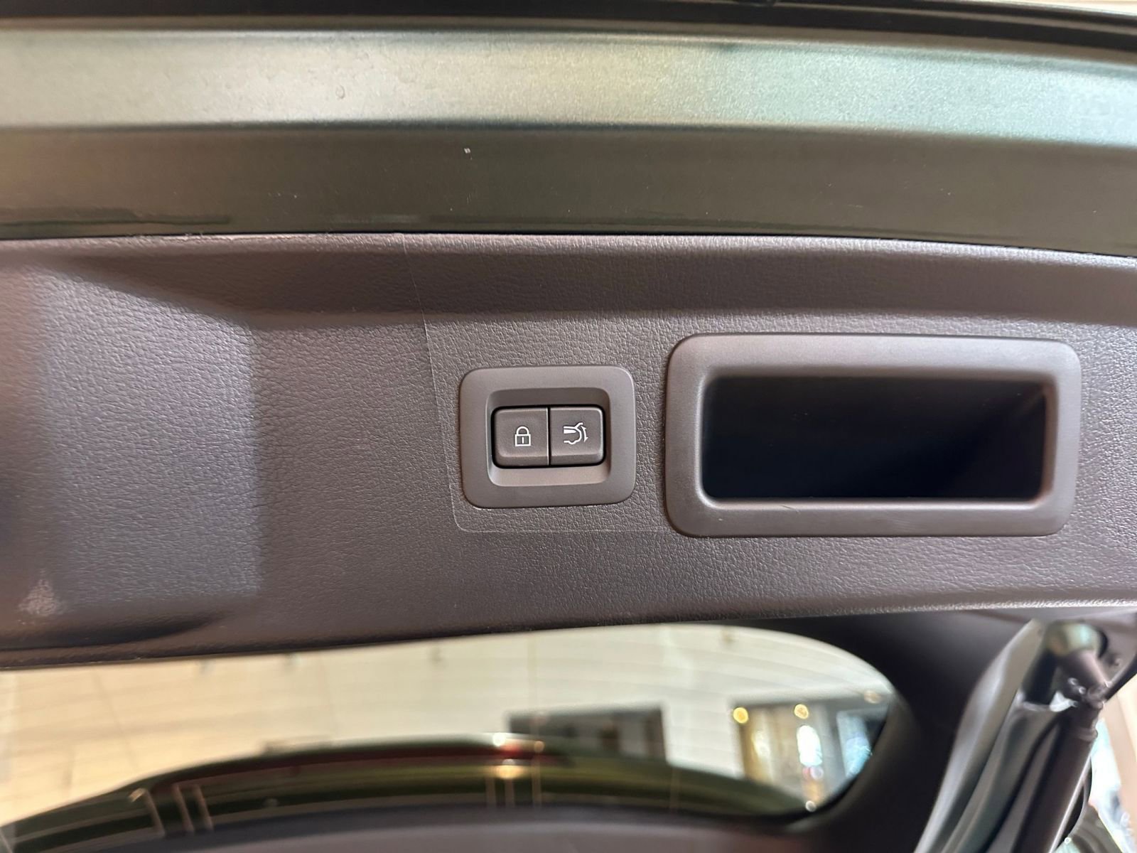 Used 2025 MAZDA CX-50 AWD 2.5 S w/ Premium Package image 23