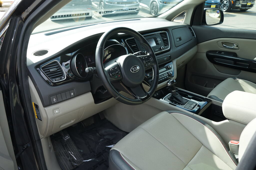 Used 2015 Kia Sedona EX FWD image 15