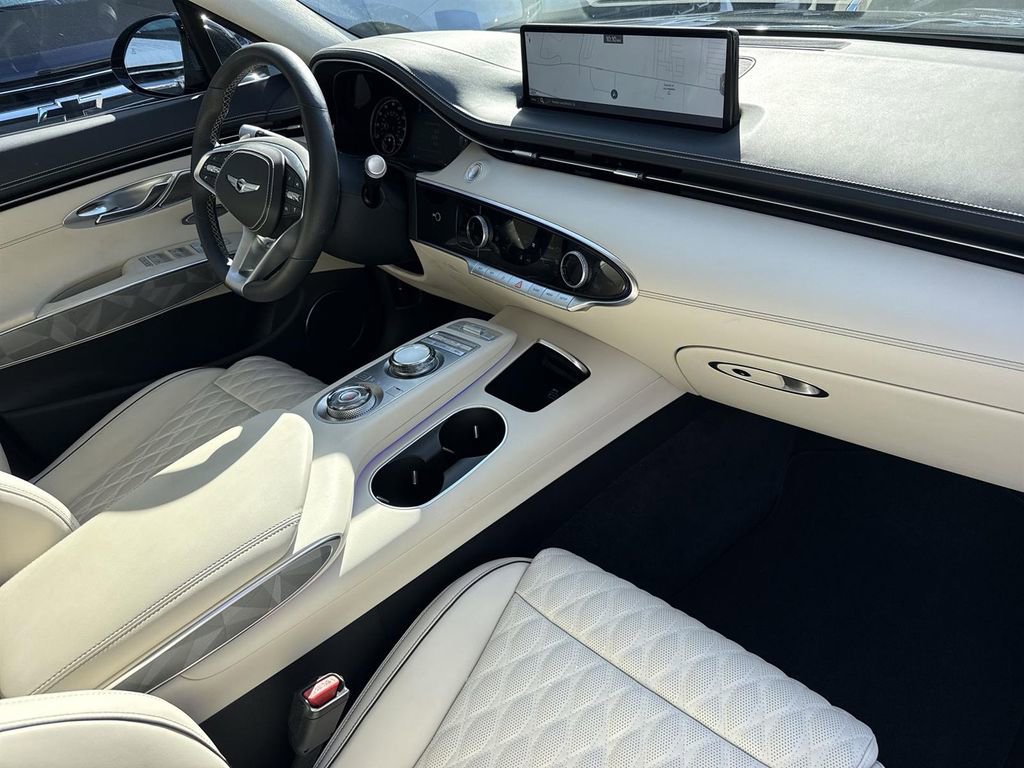 Used 2025 Genesis GV70 3.5T Sport w/ Sport Advanced Package image 28