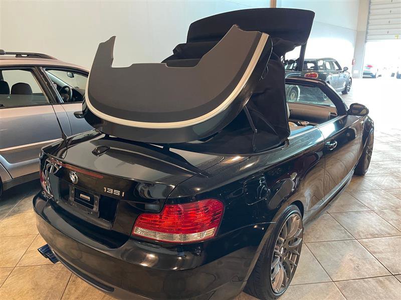 Used 2009 BMW 135i Convertible image 22