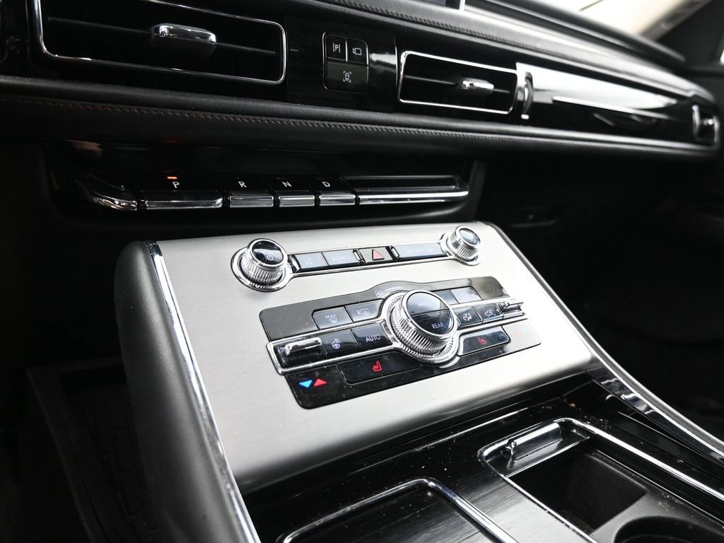 Used 2023 Lincoln Aviator AWD w/ Premium Package image 25