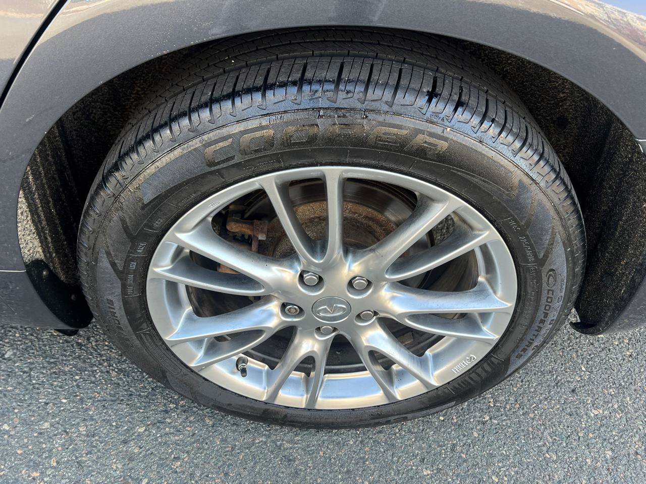 Used 2010 INFINITI G37 x Sedan w/ Premium Pkg AWD/4WD image 29