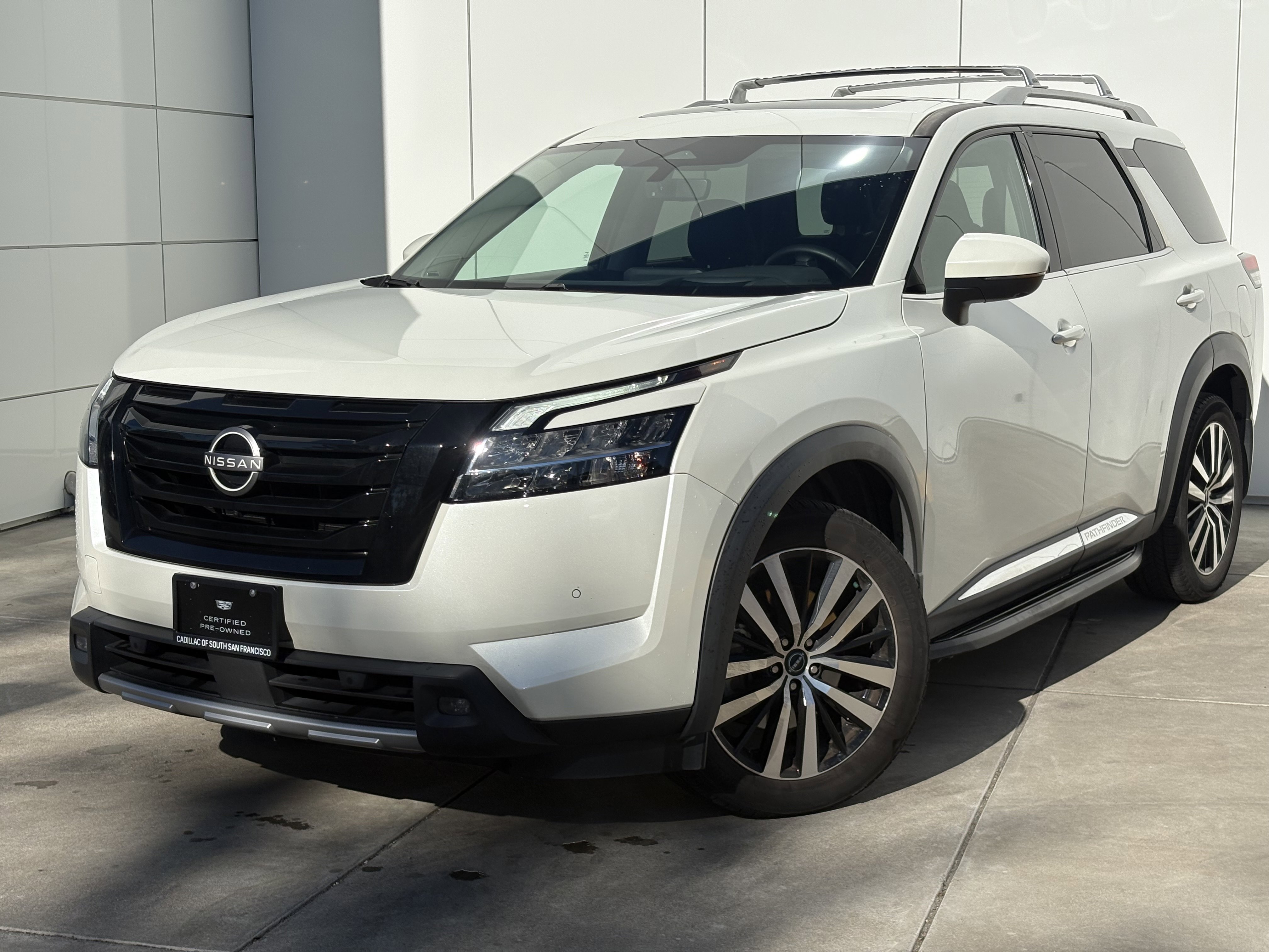 Used 2023 Nissan Pathfinder Platinum w/ Lighting Package (N93) AWD/4WD image 2