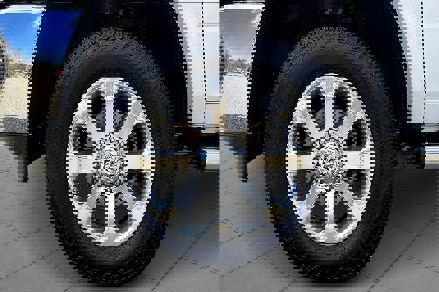 Used 2019 RAM 2500 Laramie AWD/4WD image 11