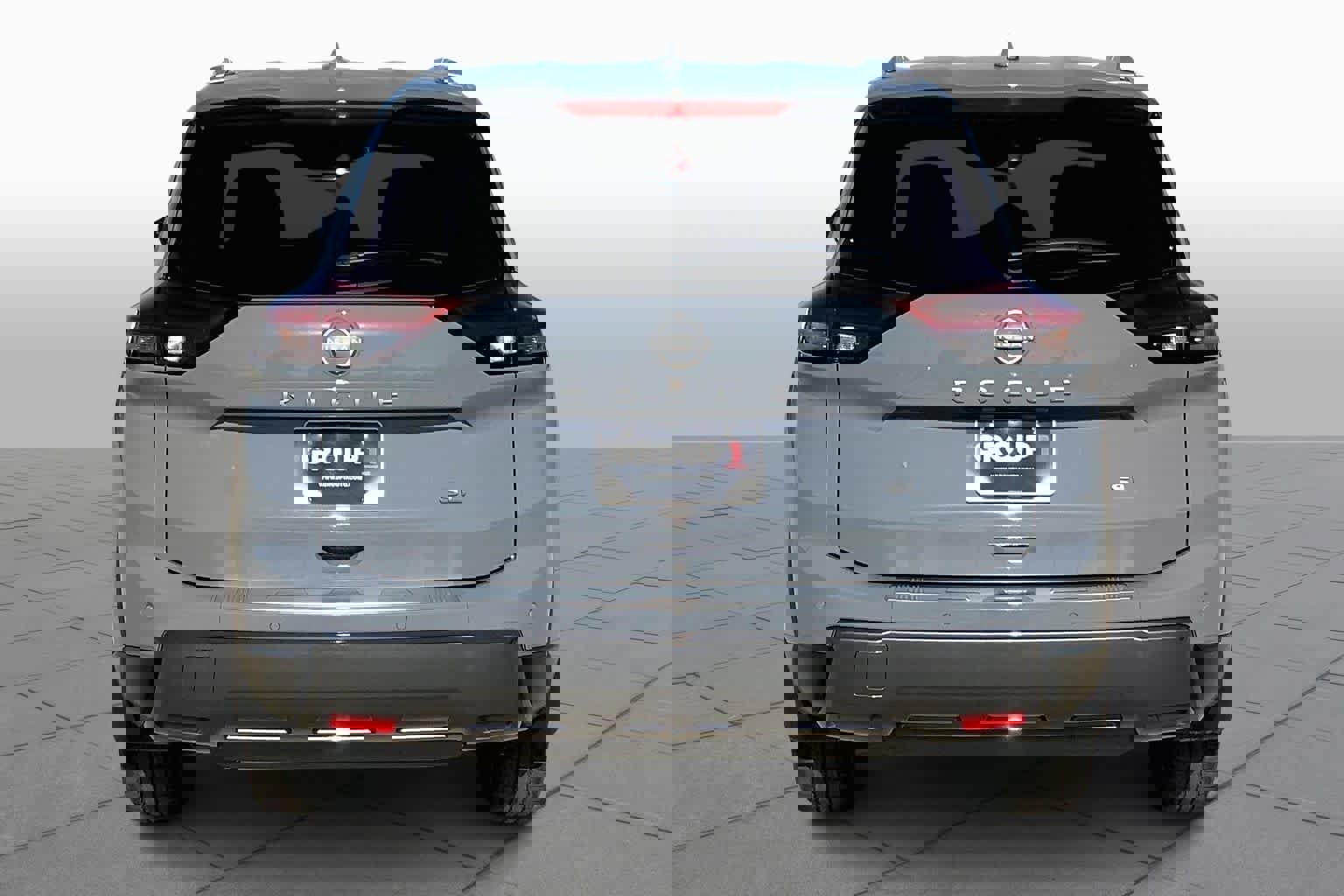 Used 2025 Nissan Rogue SL image 5