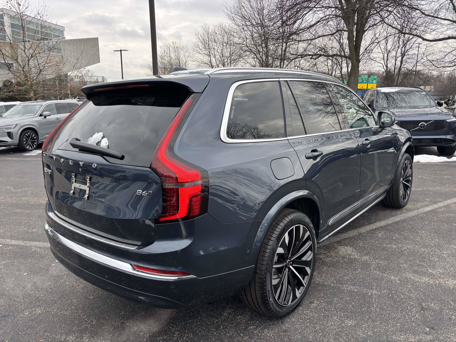 Certified 2026 Volvo XC90 B6 Plus w/ Protection Package Premier AWD/4WD image 7
