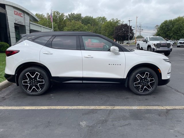 Used 2024 Chevrolet Blazer RS w/ Driver Confidence II Package AWD/4WD image 11