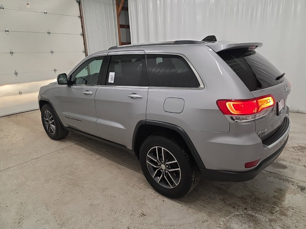 Used 2018 Jeep Grand Cherokee Limited image 3