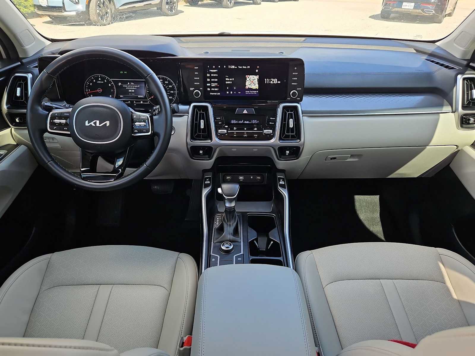 Certified 2023 Kia Sorento S w/ Panoramic Sunroof Package FWD image 14