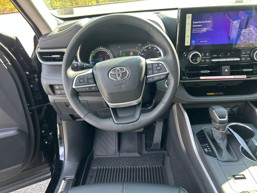 New 2025 Toyota Highlander XLE image 21