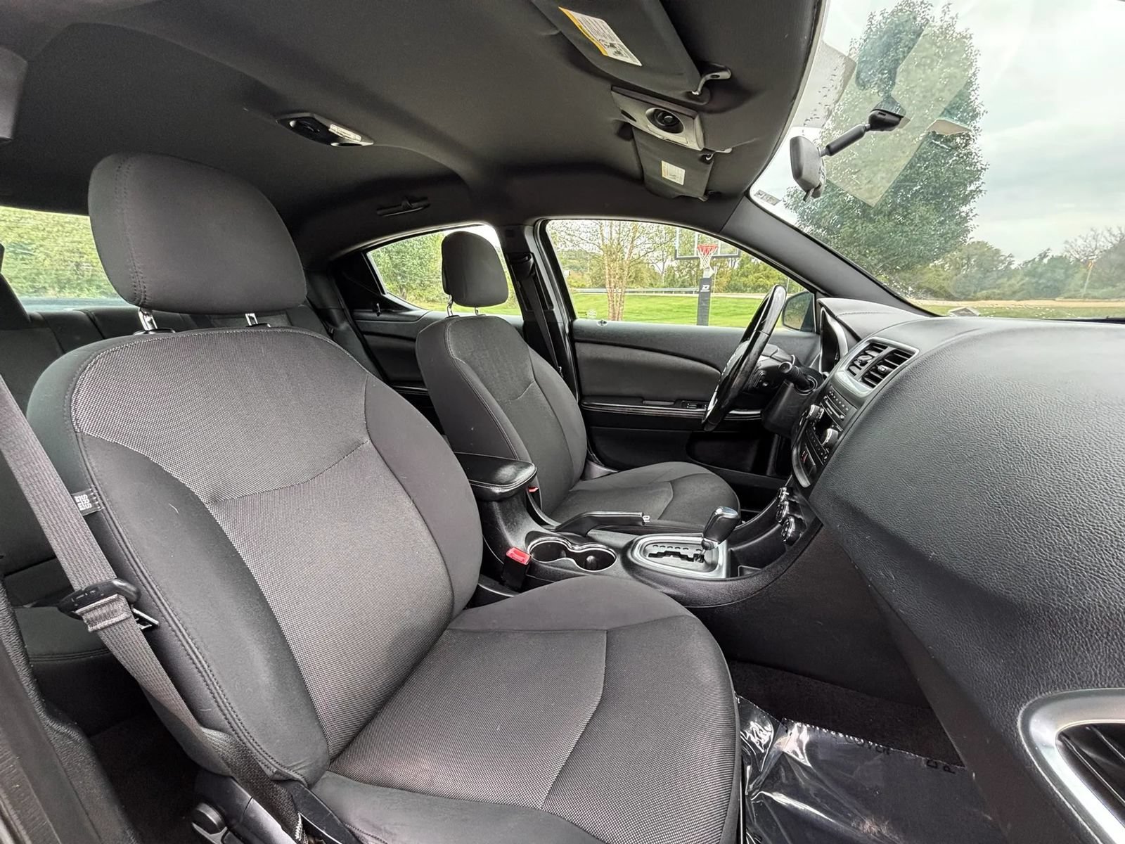 Used 2012 Dodge Avenger SXT FWD image 16