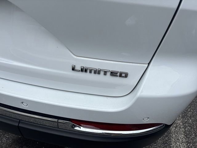 Used 2024 Jeep Grand Cherokee Limited w/ Luxury Tech Group II AWD/4WD image 9