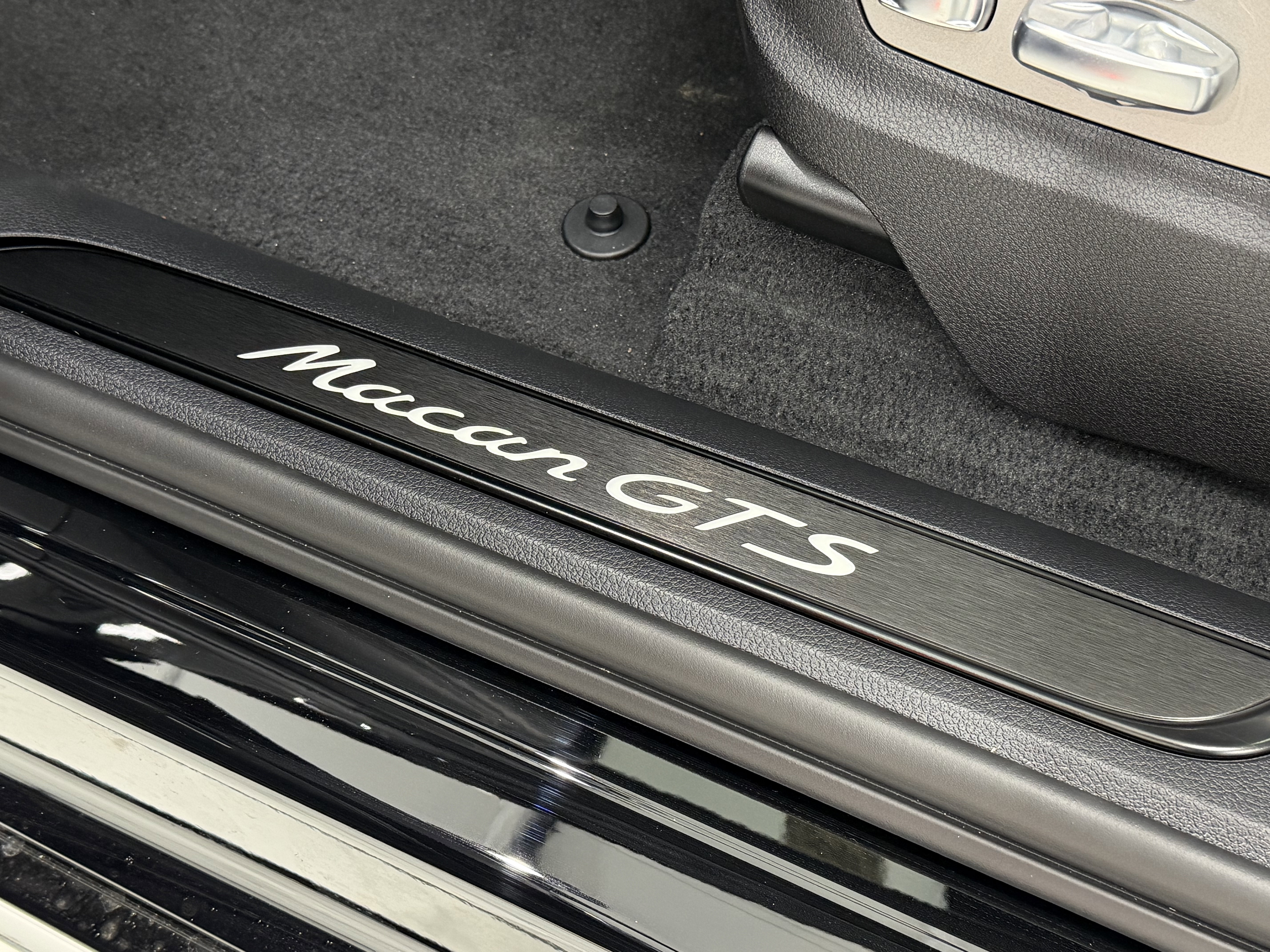 New 2026 Porsche Macan GTS image 33