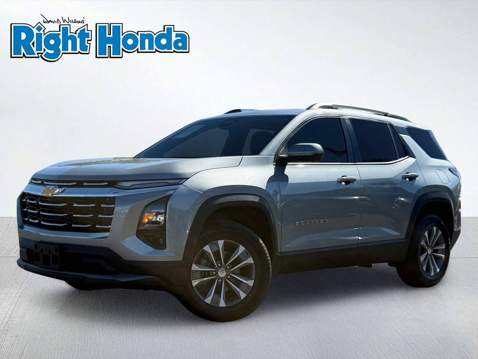 Used 2025 Chevrolet Equinox LT w/ Convenience Package II AWD/4WD image 2
