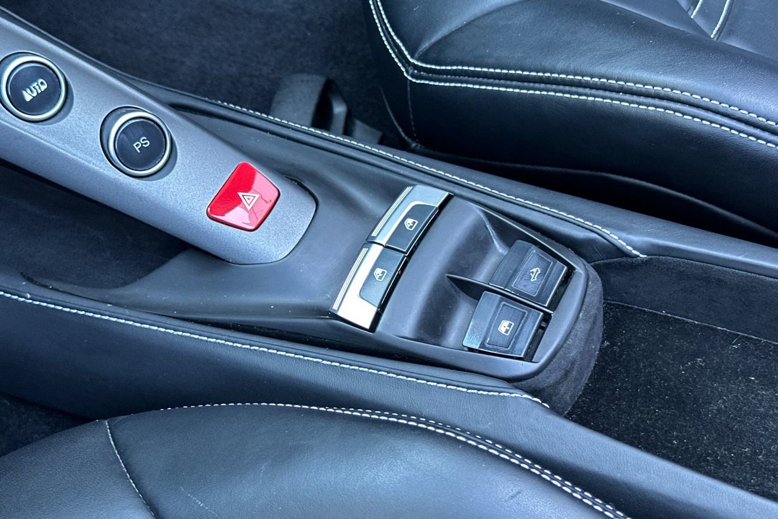 Used 2019 Ferrari 488 Spider RWD image 25